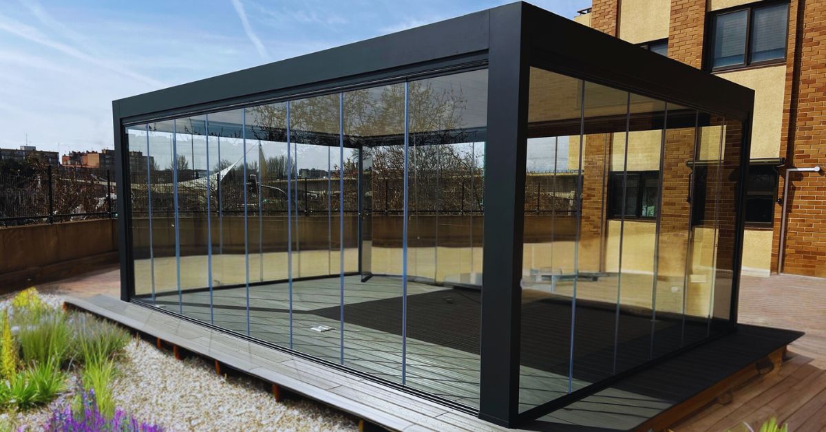 Cortina de cristal en pérgola – Isoconfort Zaragoza