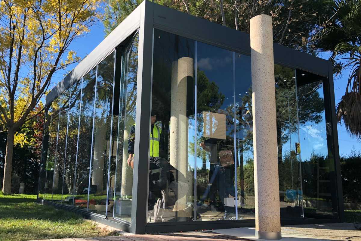 Pérgola bioclimática orientable de aluminio – Isoconfort Zaragoza