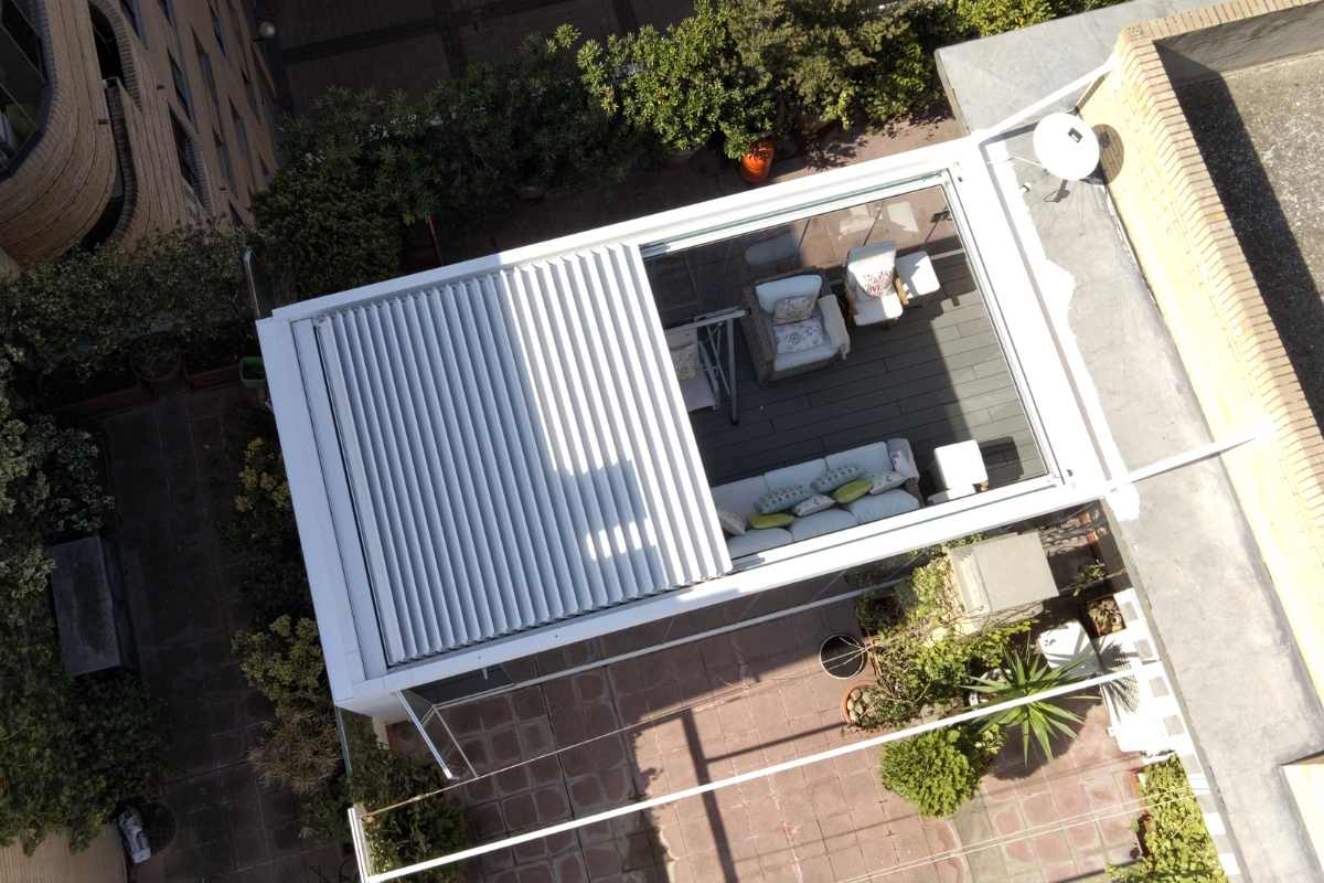 Instalación pérgola retráctil de aluminio – Isoconfort